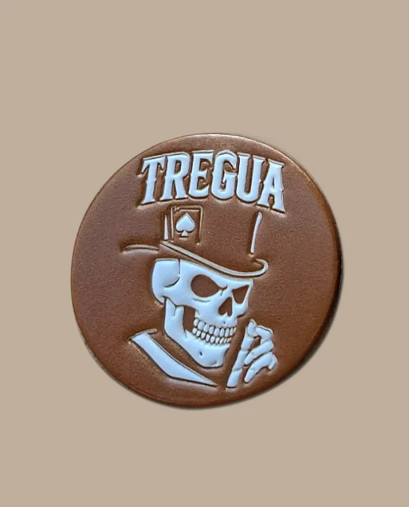 iman de cuero marron treguarock merchandising oficial