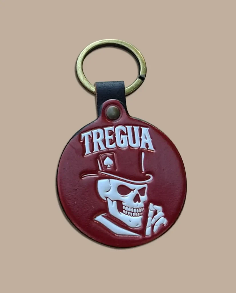 llavero de cuero granate treguarock merchandising oficial