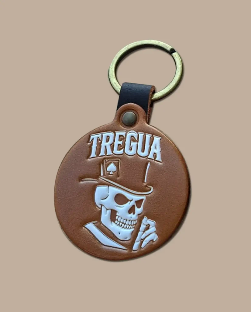 llavero de cuero marron treguarock merchandising oficial