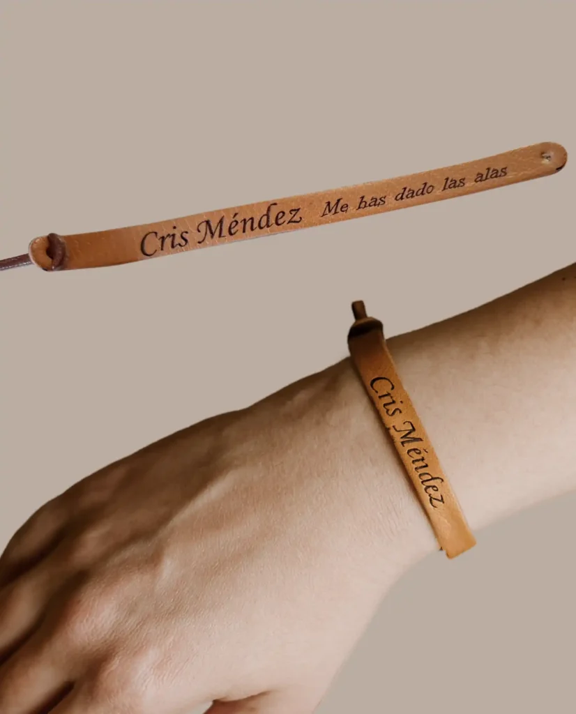 pulsera de cuero cris méndez merchandising oficial