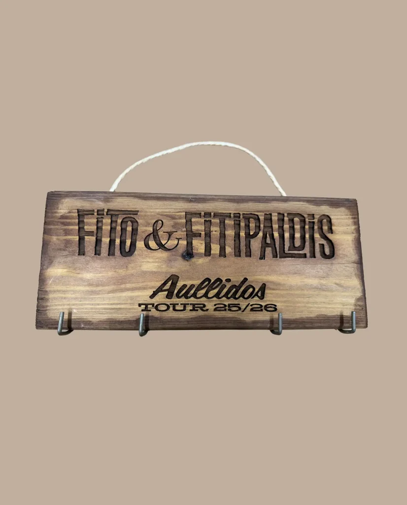 Colgador de llaves de madera modelo fito y fitipaldis aullidos tour merchandising oficial medicine music